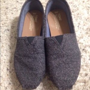 Grey size 9 Toms